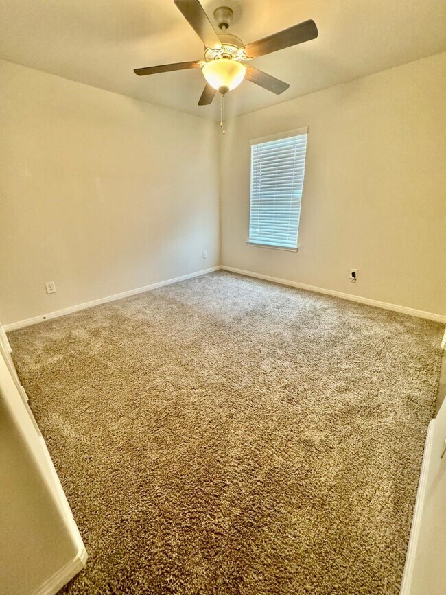 Building Photo - 4407 Pale Fox Ln
