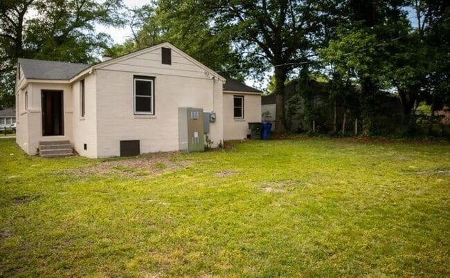 Building Photo - 1420 S Kilbourne Rd