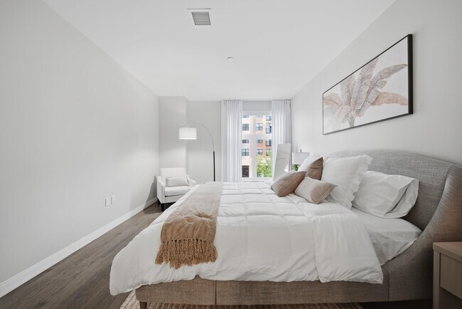 Building Photo - 18 Artisan Dr