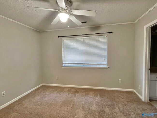 Building Photo - 105 Sugarwood Ct