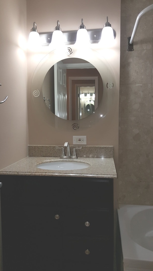 Building Photo - 10440 Mason Ave