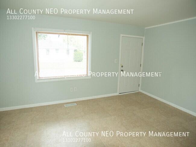Building Photo - 835 Staeger St