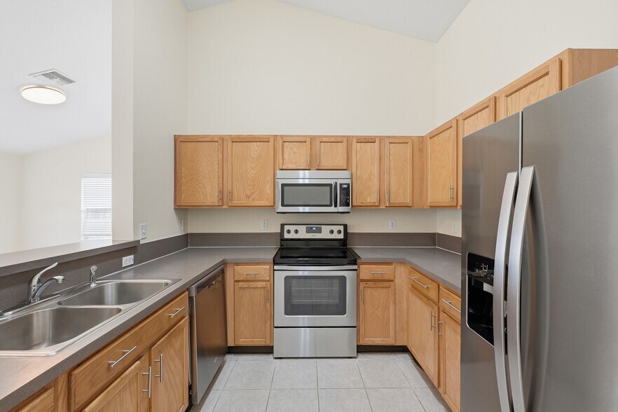 Building Photo - 575 Oakleaf Plantation Pky