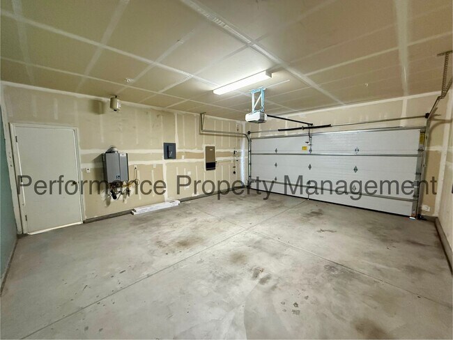 Building Photo - Charming 4 Bed/2 Bath SW Home w/ Solar & $0 Deposit Option