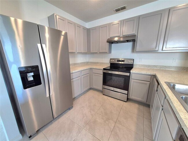 Building Photo - 2375 Brassie Ct
