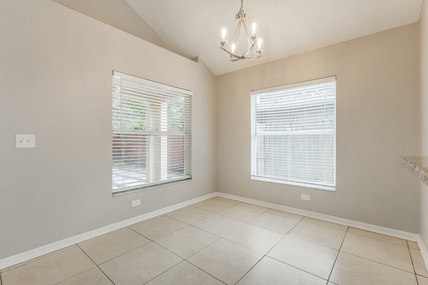 Building Photo - 1443 Scotch Pine Dr
