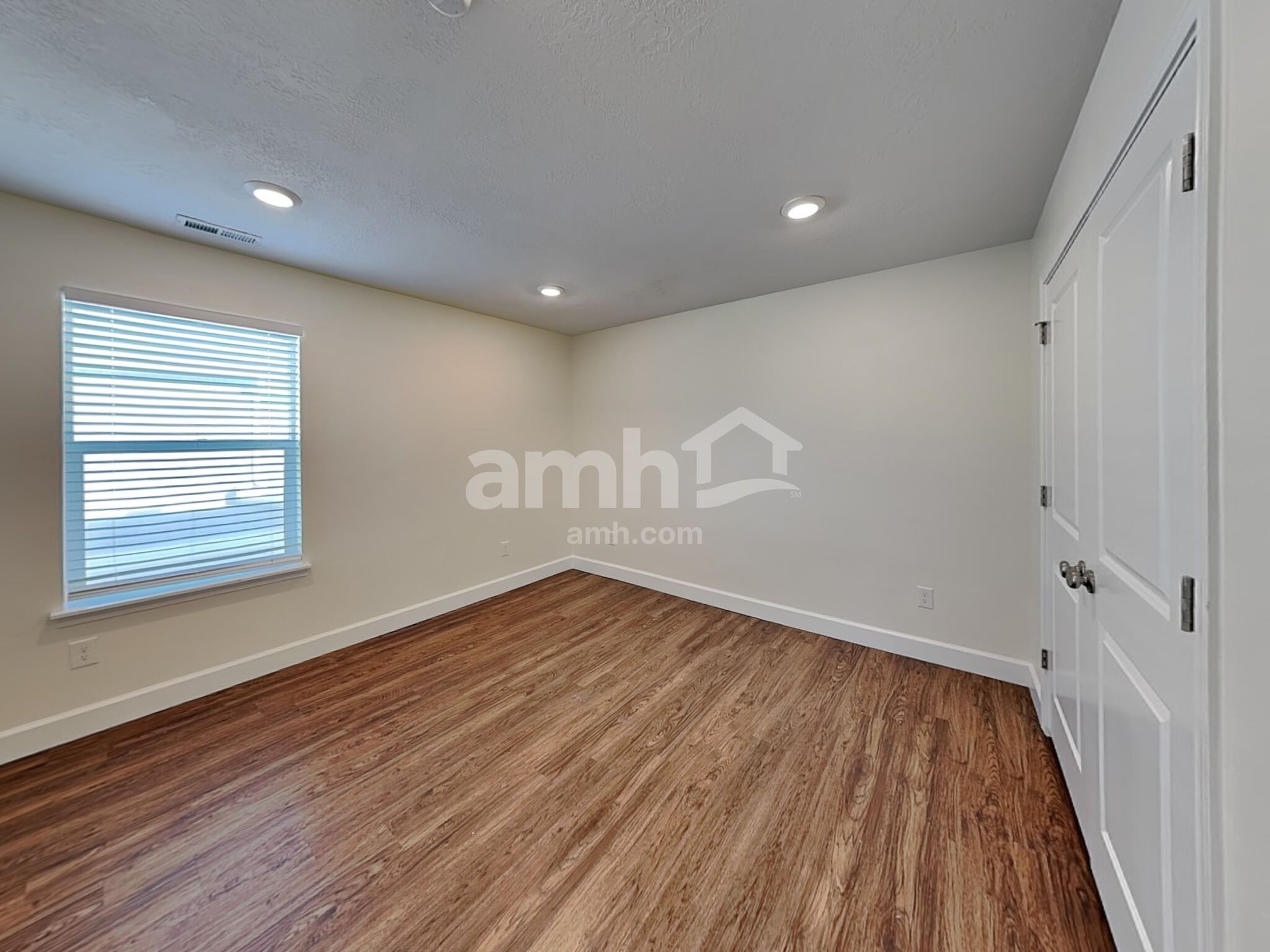 Building Photo - 2325 S Wild Horse Way