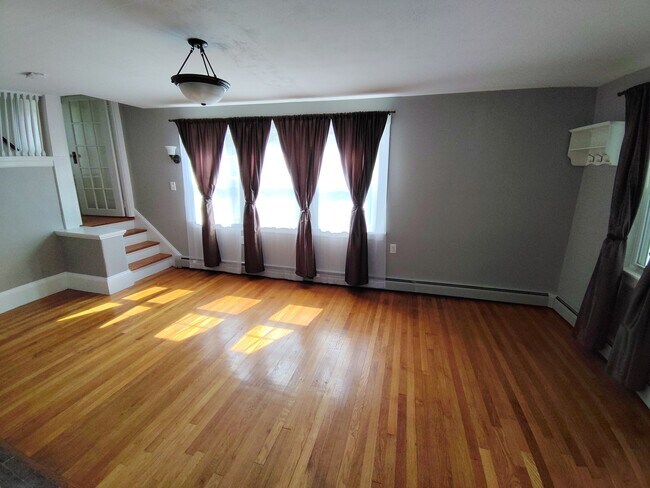 Building Photo - 162 Elmwood Ave