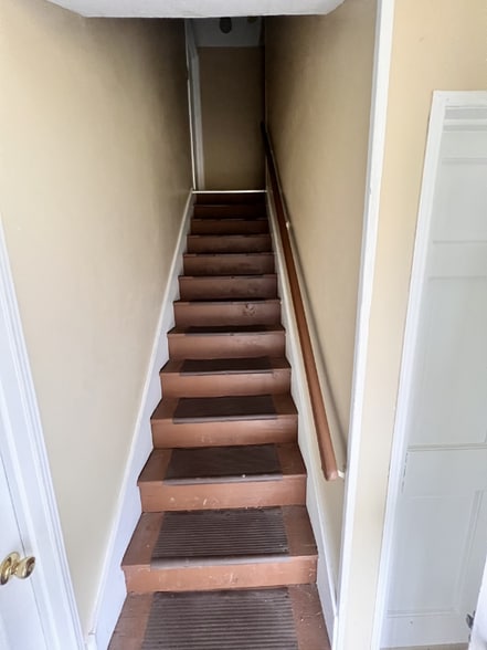 Building Photo - 2 Albert Ln