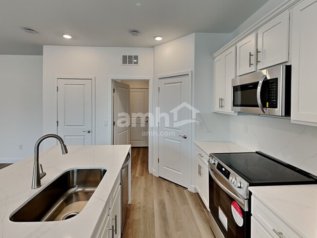 Building Photo - 9709 N Rancho Lozano