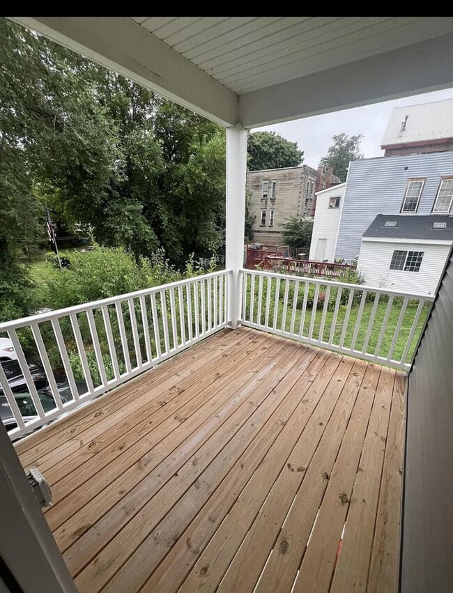 Deck - 54 Ontario St