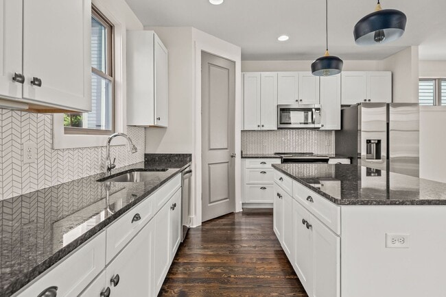 Building Photo - East Nashville Rental!