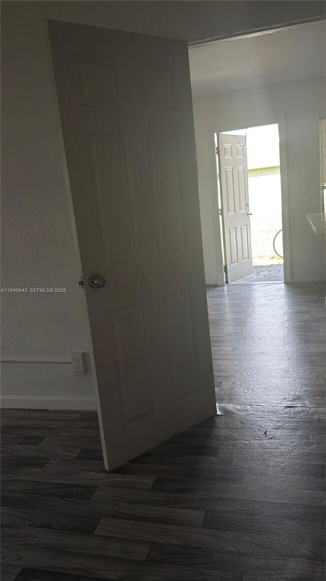 Building Photo - 634 NW 12th Ave