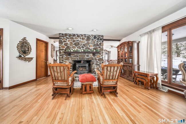 Building Photo - 41 Trout Brook Dr