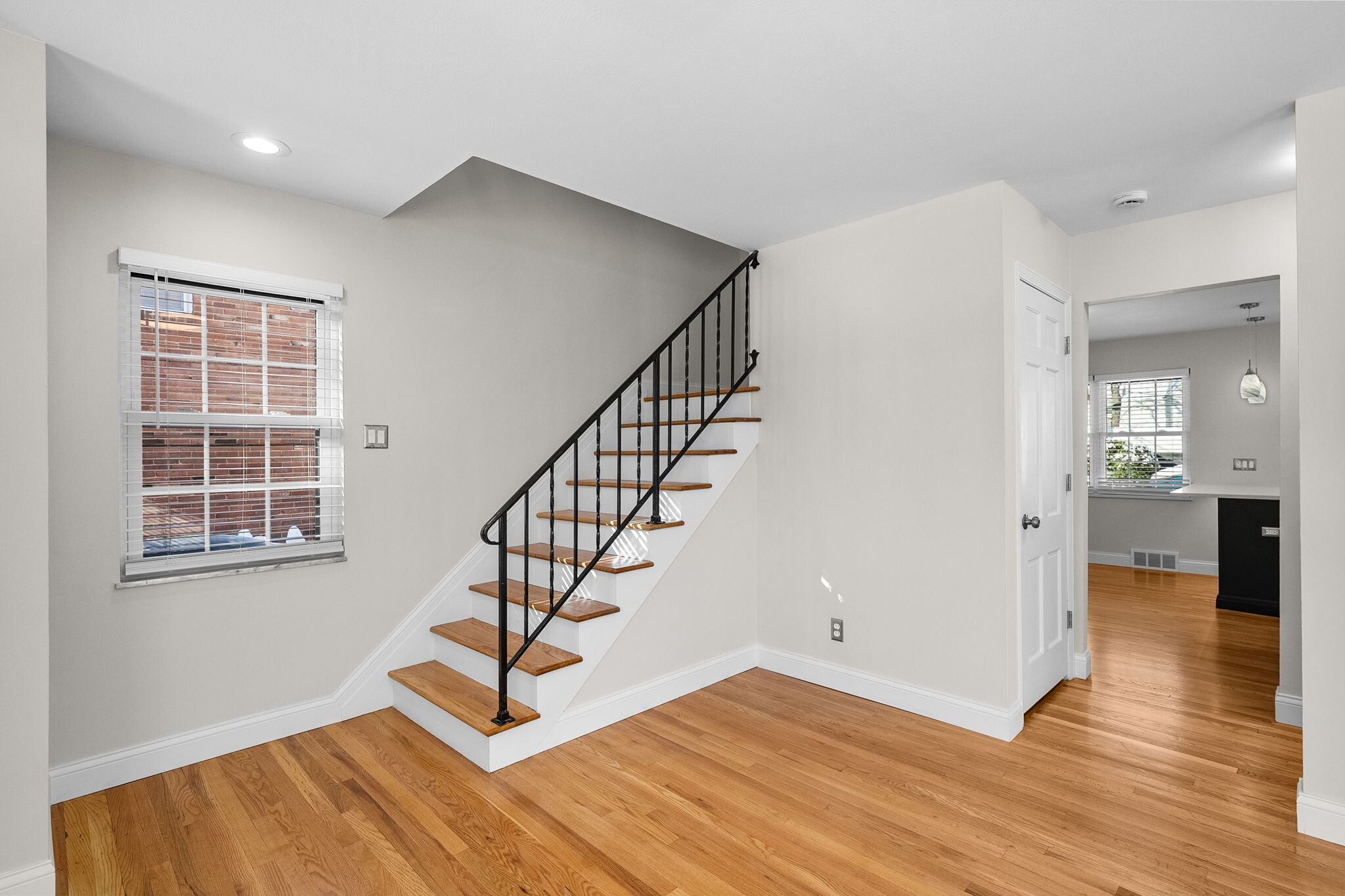 Building Photo - 235 W Washington Ave