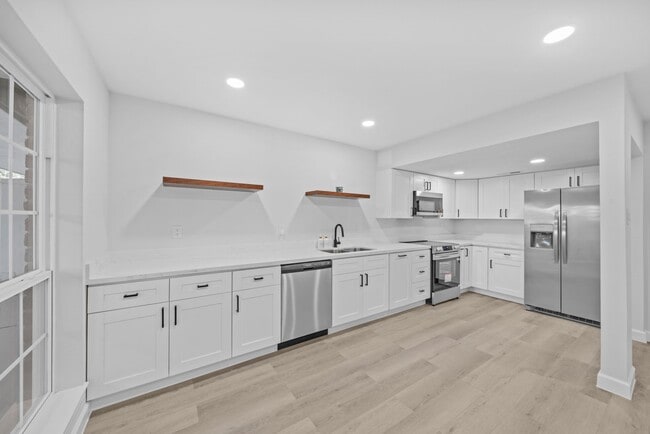 Building Photo - 14333 Memorial Dr