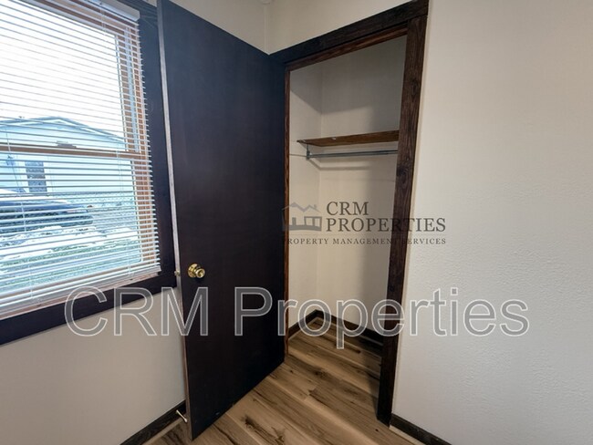 Building Photo - 805 Miami Blvd