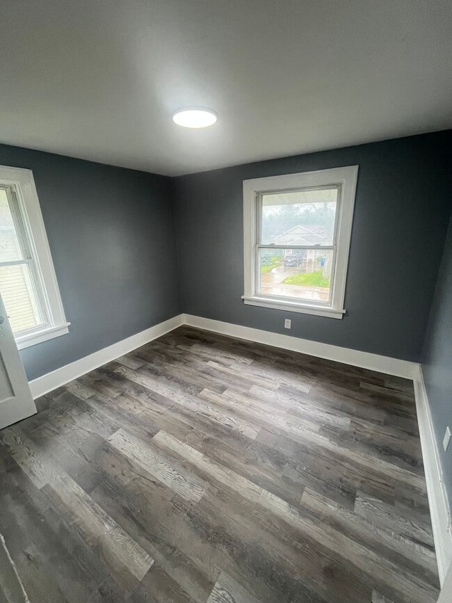 Building Photo - Section 8 Accepted, Charming 4BR 1 BA Home...