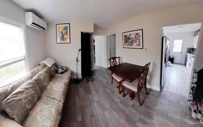 Building Photo - 1018 N F St