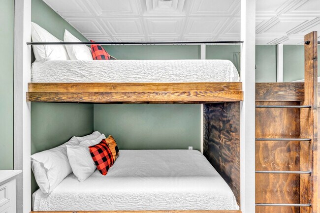 Building Photo - 23120 Bates Rd