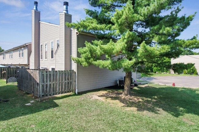 Building Photo - 44 Apple Ln