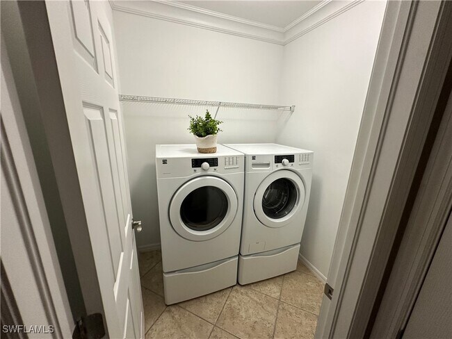 Building Photo - 15282 Summit Pl Cir