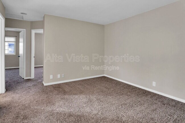 Building Photo - 7960 Mission Vista Dr