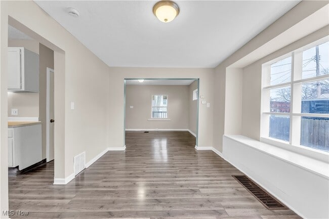 Building Photo - 3820 W 34th St