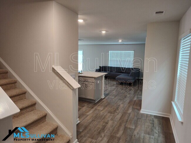 Building Photo - 2932 Egert Dr