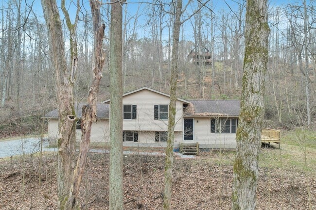 Building Photo - 1889 Wolverine Dr
