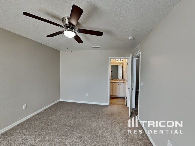 Building Photo - 9467 Northvale St