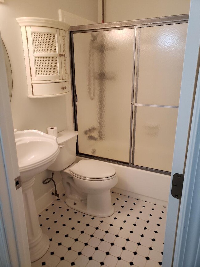 Building Photo - 4509 Dullage Dr