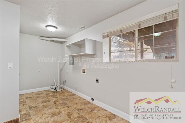 Building Photo - 1007 W 17th St