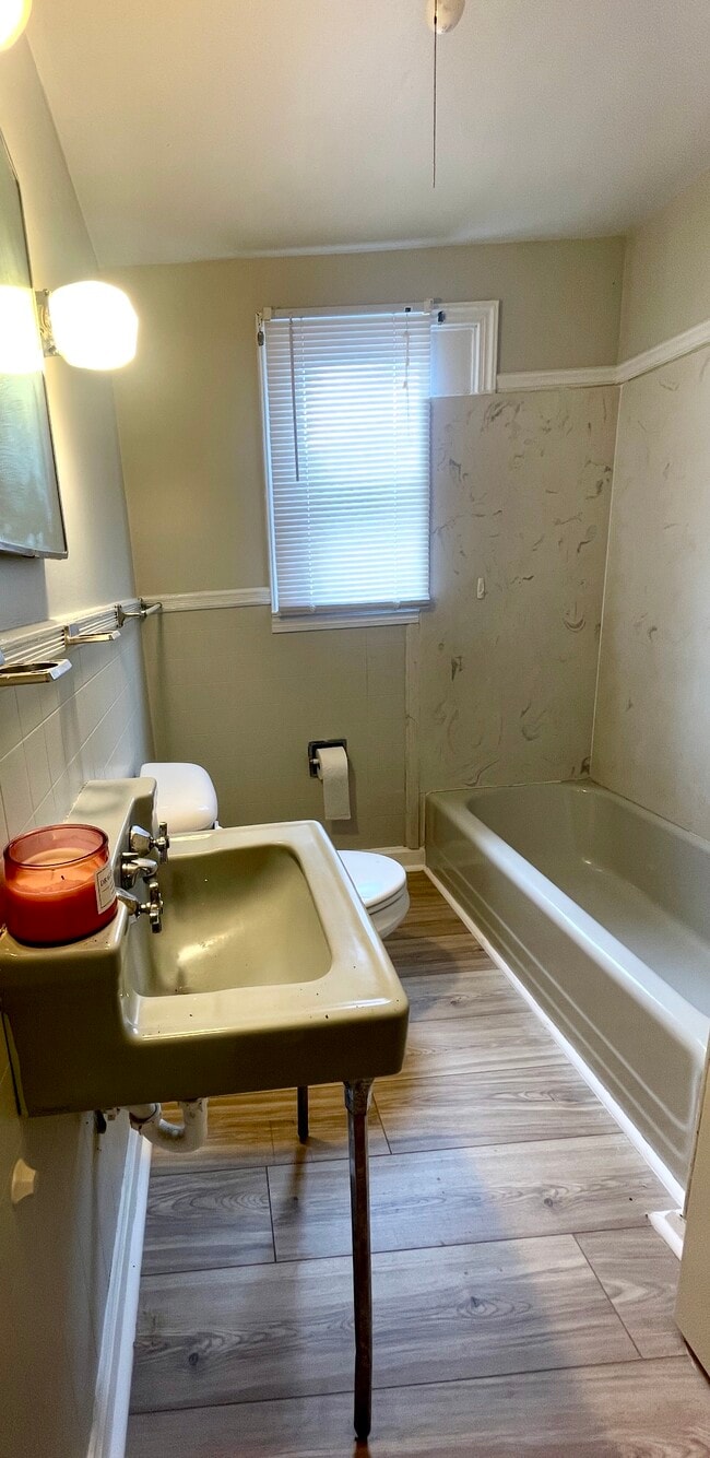 Building Photo - VP Real Estate 21