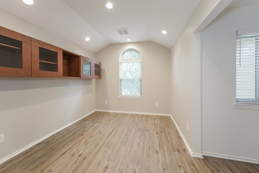 Building Photo - 8907 Aspen Pl Dr