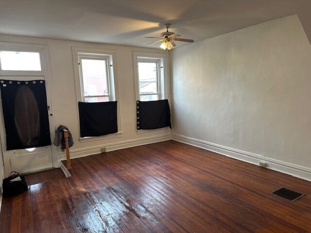 Building Photo - 631 W Franklin St