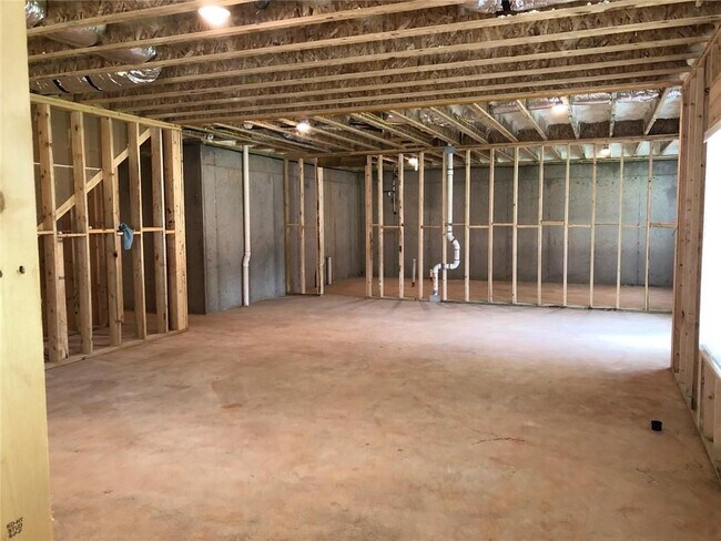 Building Photo - 217 Laura Lake Rd