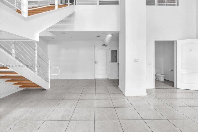 Building Photo - 410 Evernia St