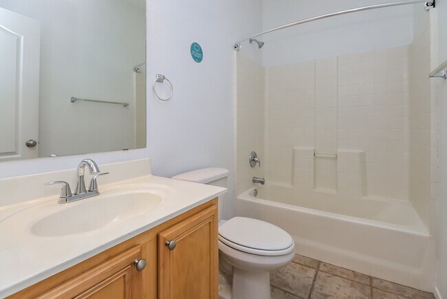 Building Photo - 751 E Horizon Heights Dr