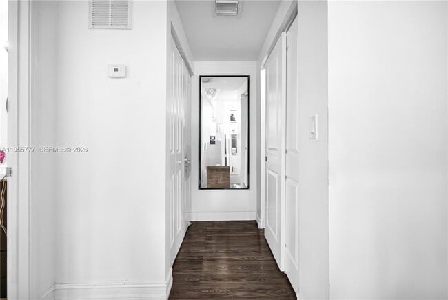 Building Photo - 621 11th St