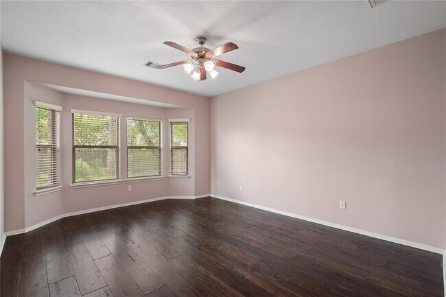 Building Photo - 114 E Lasting Spring Cir