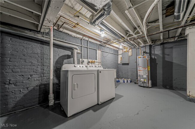 Building Photo - 11204 Clifton Blvd