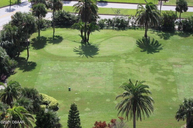 Building Photo - 1 Oceans W Blvd