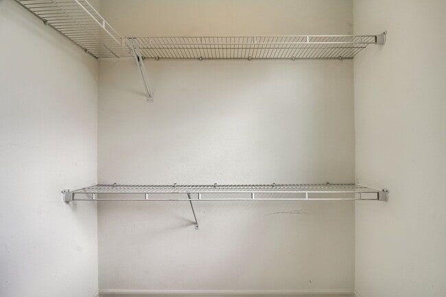 Building Photo - Beautiful 3 bedroom townhome in Central Park (Stapleton) Neighborhood