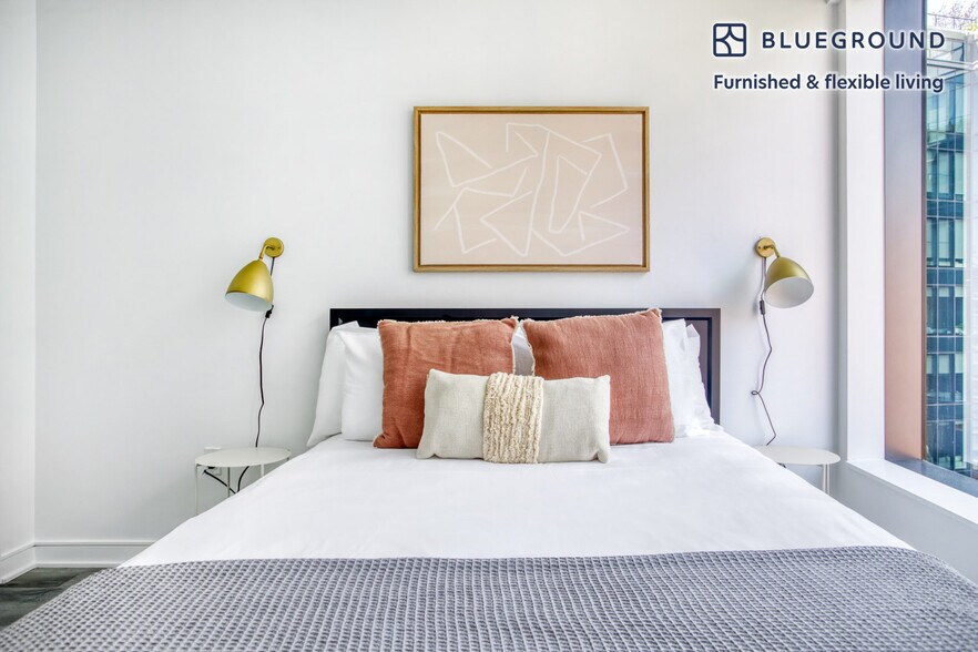 Building Photo - 949 1st St SE