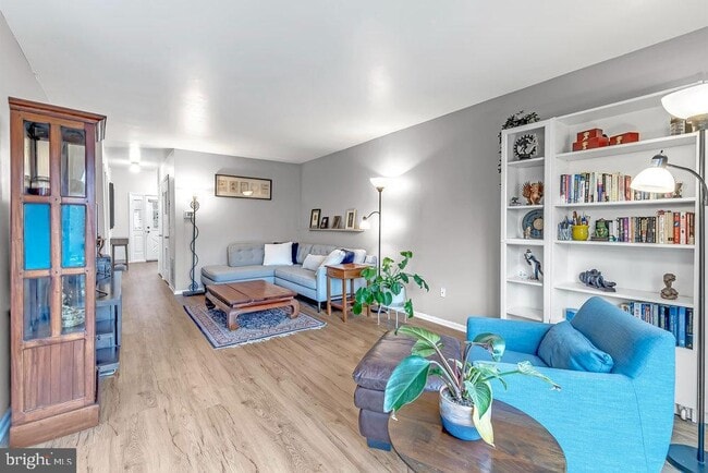 Building Photo - 44 Coriander Dr