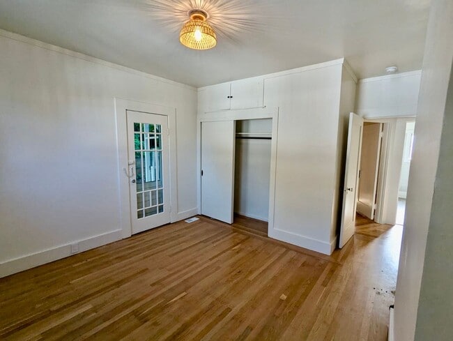 Building Photo - CHARMING THREE BEDROOM ONE AND HALF BATH H...