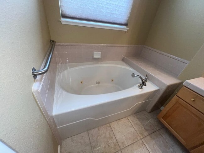 Building Photo - 2076 Mataro Way