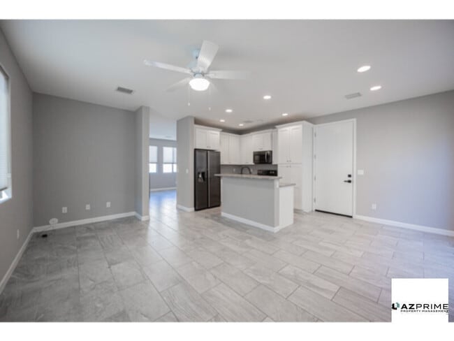 Building Photo - Exceptional Mesa 4/2.5 House with Modern Comforts!