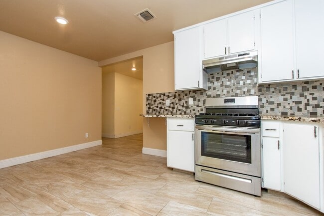 Building Photo - Coming Soon... 3 Bedroom 2 bath!